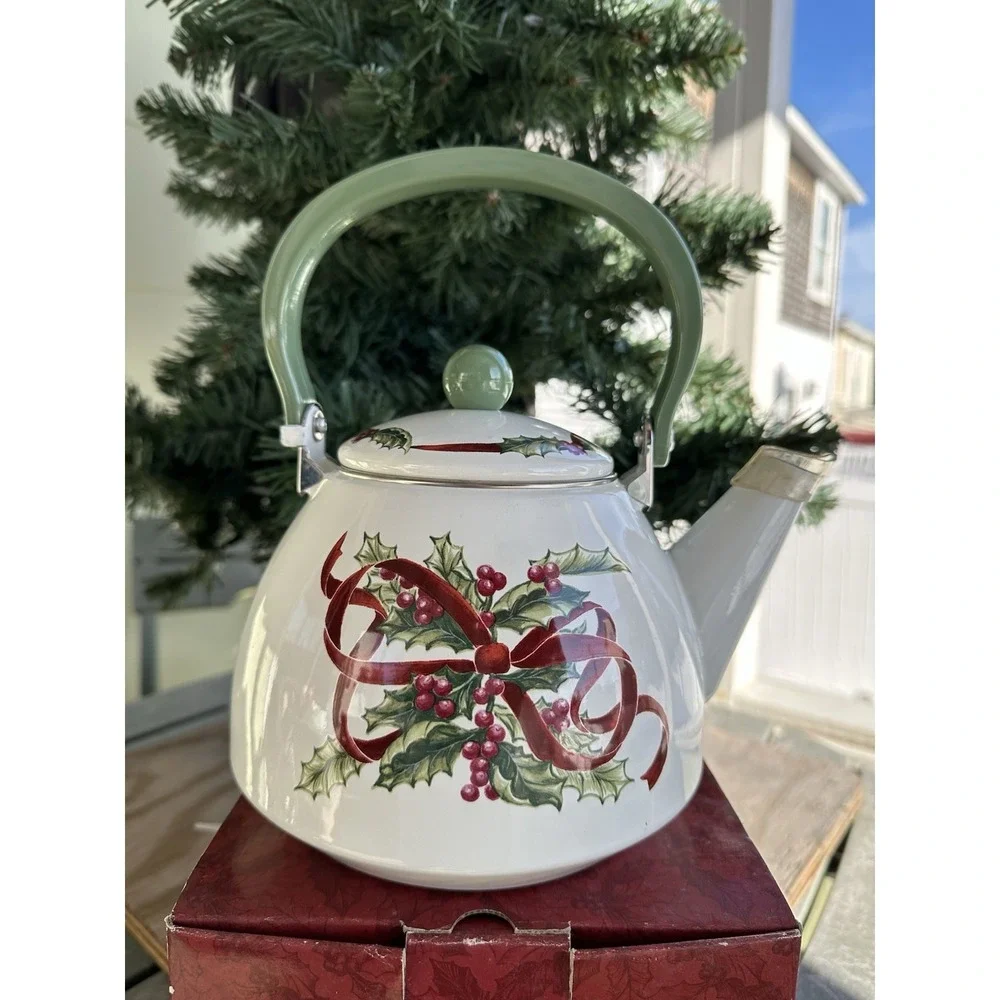 1998 Charter Club Winter Garland Enamel on Metal 2 Qt Tea Kettle Taiwan With Box